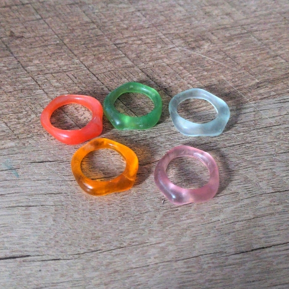 10 Rings & 2 butterfly clips - Picture 3 of 5